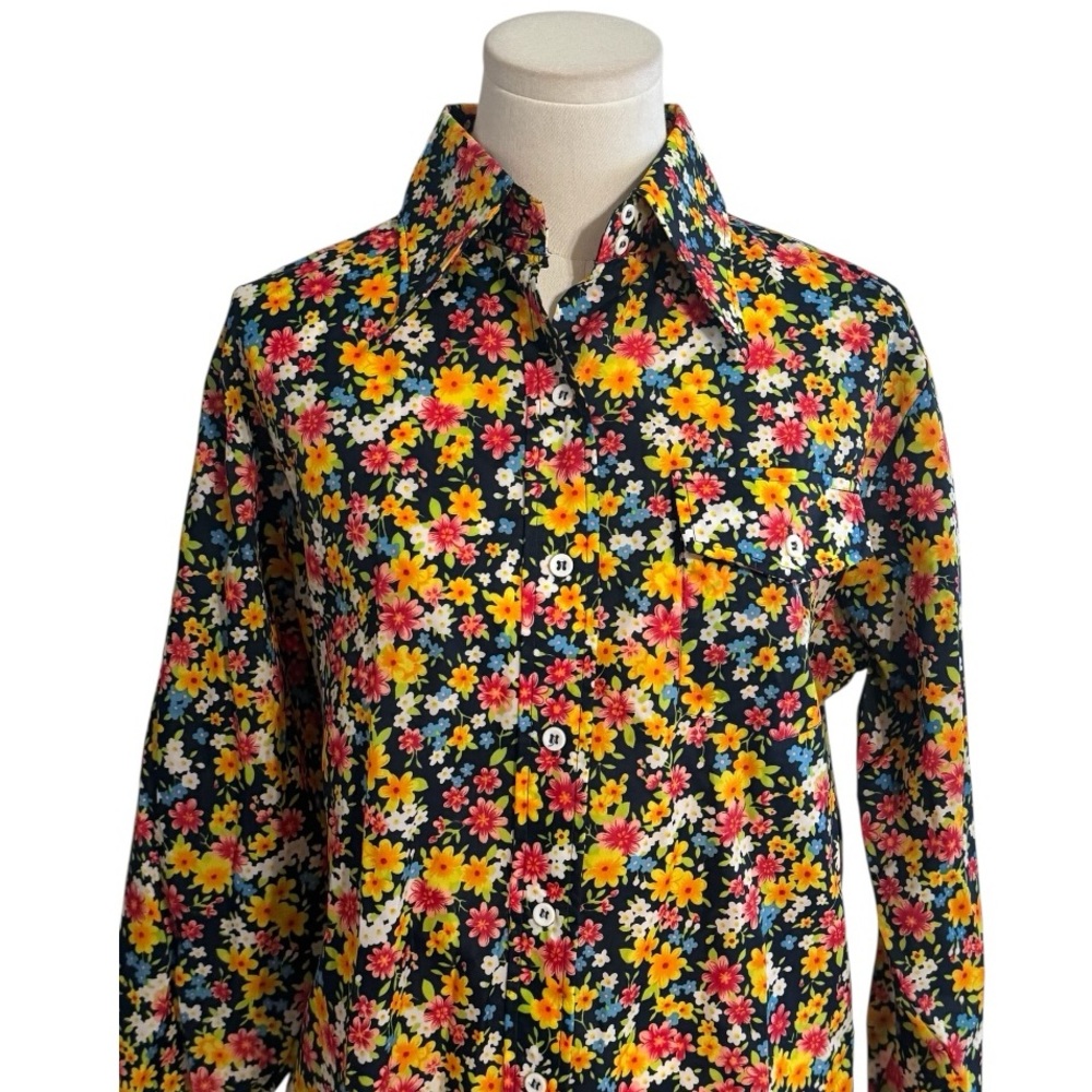 Floral Button-Up Women's Top - Picture 4 of 9